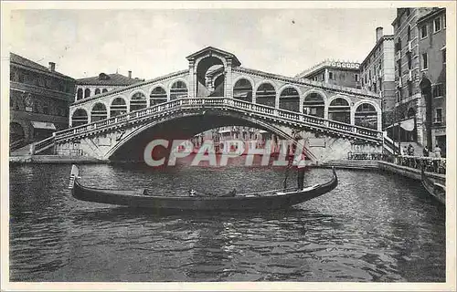 Cartes postales moderne Venezia le Pont de Rialto Bateau