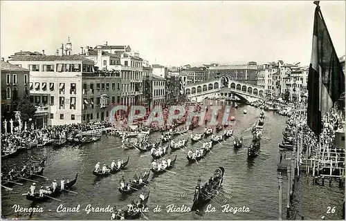 Cartes postales moderne Venezia Pont de Rialto la Regate Bateaux