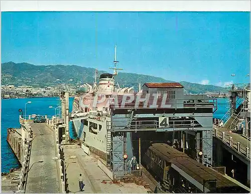 Cartes postales moderne Messina Stazione Maritima Gare Maritima Train Bateau