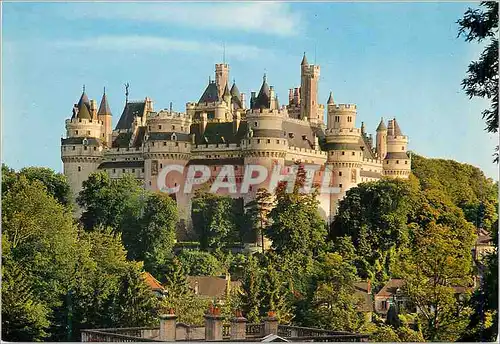 Cartes postales moderne Pierrefonds (Oise) Le Chateau L'Angle Nord Au Centre la Tour Godefroy