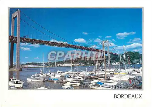 Cartes postales moderne Bordeaux (Gironde) Le Pont d'Aquitaine sur la Garonne Bateaux