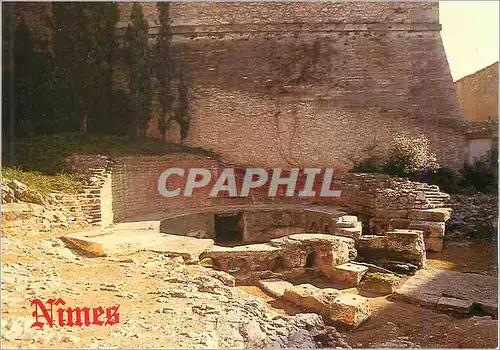 Cartes postales moderne Nimes Castellum Divisorium Ancien Chateau d'Eau Romain