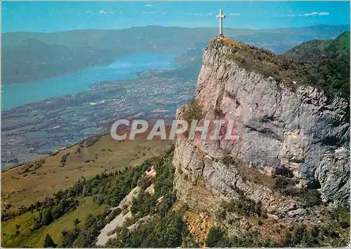 Cartes postales moderne Paysages de Savoie La Croix du Nivolet ( 1553 m) et le Lac du Bourget