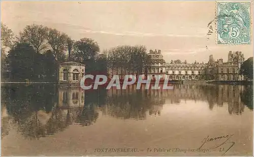 Ansichtskarte AK Fontainebleau le Palais et l'Etang aux Carpes