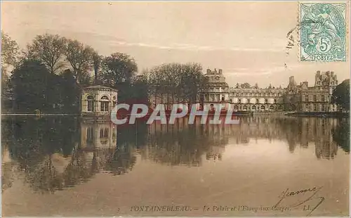 Cartes postales Fontainebleau le Palais et l'Etang aux Carpes