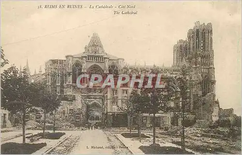 Ansichtskarte AK Reims en Ruines la Cathedrale Cote Nord Militaria