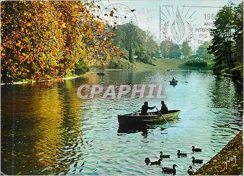 Cartes postales moderne Paris le Bois de Boulogne Couleurs et Lumiere de France Bateau Canoe