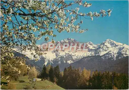 Moderne Karte Les Alpes en Couleurs Naturelles Chaine de Belledonne au Printemps