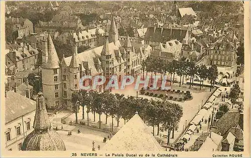 Cartes postales Nevers Le Palais Ducal vu de la Cathedrale