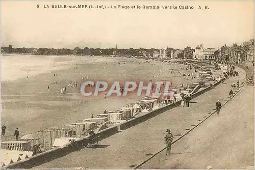 Cartes postales La Baule sur Mer (L I) La Plage et le Remblai vers le Casino