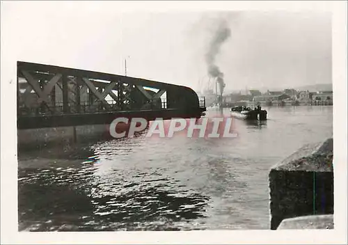 Cartes postales moderne Dieppe Le Pont Tournant et l'Arriere port
