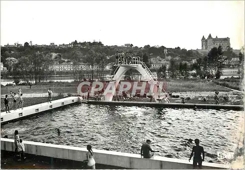 Moderne Karte Saumur (Maine et Loire) Les Merveilles du Val de Loire La Piscine Au Second plan La Loire et au