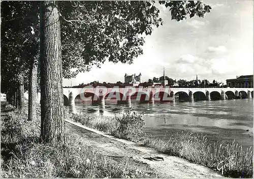 Cartes postales moderne Saumur (Maine et Loire) Les Chateaux de la Loire Le Pont Serrat et le Chateau
