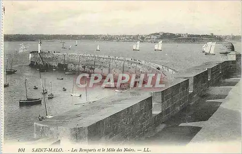 Cartes postales Saint Malo Les Remparts et le Mole des Noirs Bateaux