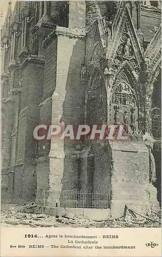 Cartes postales Apres le Bombardement Reims La Cathedrale Militaria