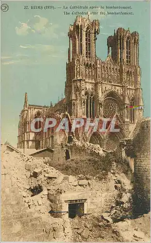 Cartes postales Reims (1919) La Cathedrale apres le Bombardement Militaria