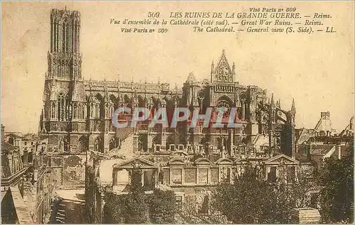 Cartes postales Reims Les Ruines de la Grande Guerre Vue d'ensemble de la Cathedrale (Cote Sud) Militaria