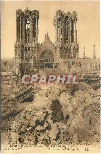 Cartes postales Reims Les Ruines de la Grande Guerre Vu du Transept Sud Militaria