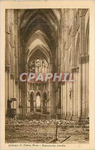 Ansichtskarte AK Reims La Cathedrale Incendiee et Bombardee par les Allemands 1914 1918 Militaria