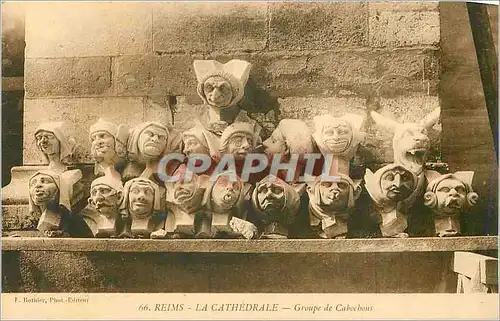Cartes postales Reims La Cathedrale Groupe de Cabechons Militaria