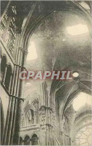 Ansichtskarte AK Reims La Cathedrale Les Voutes Trouvees par les Obus Militaria