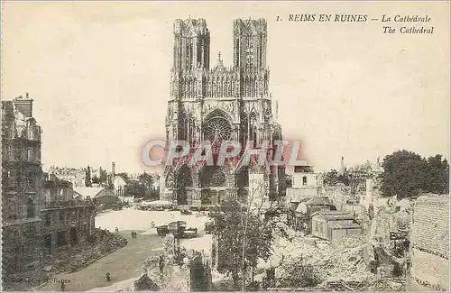Ansichtskarte AK Reims en Ruines La Cathedrale Militaria
