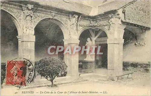 Ansichtskarte AK Rennes un Coin de la Cour de l'Abbaye de Saint Melaine