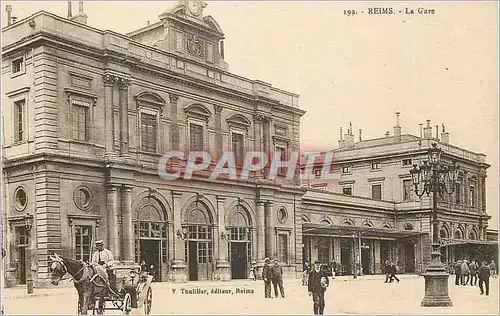 Cartes postales Reims La Gare Caleche Cheval