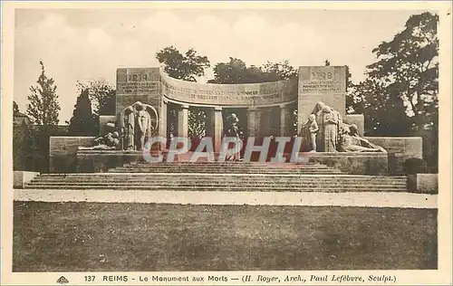 Cartes postales Reims Le Monument aux Morts Militaria