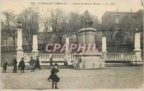 Cartes postales Clermont Ferrand Statue de Blaise Pascal G d'O Enfants