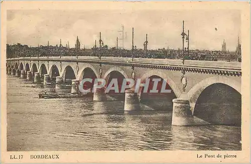 Cartes postales Bordeaux Le Pont de Pierre Bateau