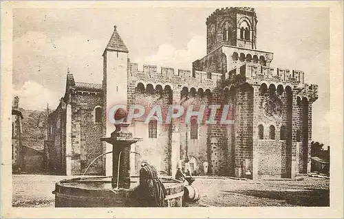 Cartes postales Royat L'Eglise Fortifiee contruite au XIe S