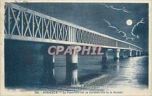 Cartes postales Bordeaux La Passerelle sur la Garonne vue de la Bastide