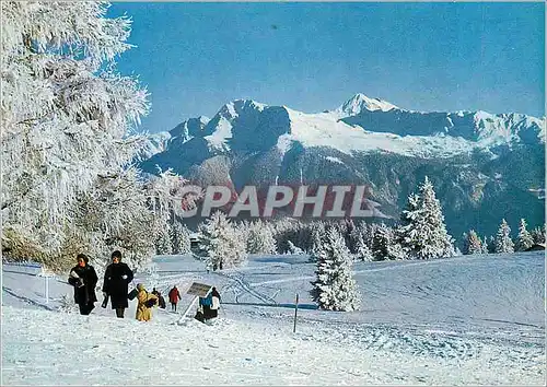 Cartes postales moderne Crans sur Sierre (alt 1500 2600 m) La Promenade sur le Golf entre la Station et les Melezes