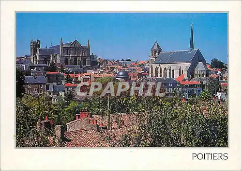 Cartes postales moderne Poitiers (Vienne) Vue d'Ensemble L'Eglise Sainte Radegonde A l'Arriere Plan la Cathedrale Saint