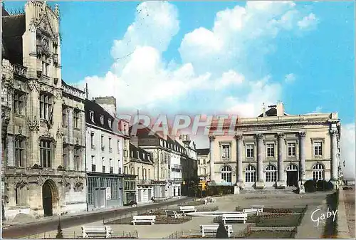 Cartes postales moderne Saumur (M et L) Les Jardins de l'Hotel de Ville et le Theatre