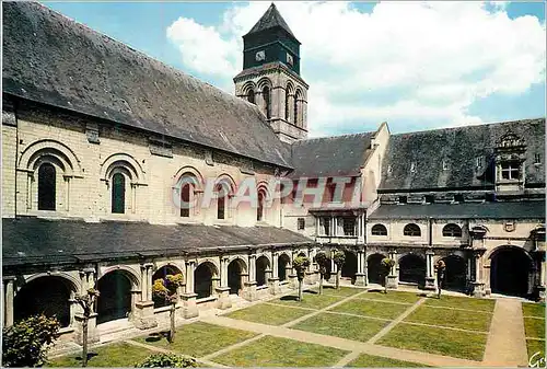 Cartes postales moderne Abbaye de Fontevraud (M et L) Le Grand Cloitre du XVIe S