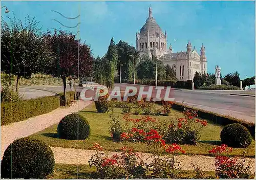 Cartes postales moderne Lisieux (Calvados) la Basilique Ste Therese de l'Enfant Jesus Nee le 2 Janvier 1873 a Alecon