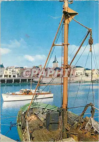 Cartes postales moderne Les Sables d'Olonne (Vendee) Le Port Au fond La Chaume Bateaux