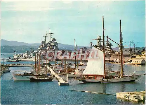 Moderne Karte Toulon Lumiere et Beaute de la Cote d'Azur Yachts de Plaisance Cotoyant les Batiments de la Mari