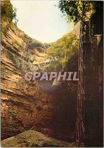 Cartes postales moderne Gouffre de Padirac Vue du Bas du Gouffre 100m de Pourtour