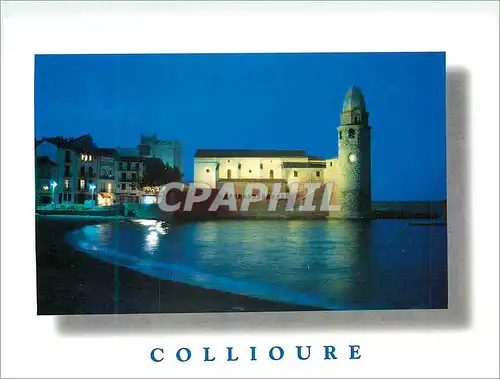 Cartes postales moderne Collioure Lumiere et Couleurs de la Cote Catalane Celebre Petit Port Catalan le Clocher et l'Egl