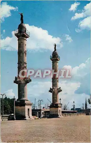 Cartes postales moderne Bordeaux Place des Quinconces Les Colonnes Rostrales (XIXe S)