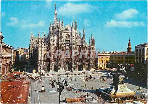 Cartes postales moderne Milano Place de la Cathedrale