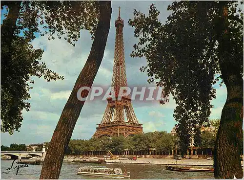 Cartes postales moderne Paris La Tour Eiffel et la Seine Bateau