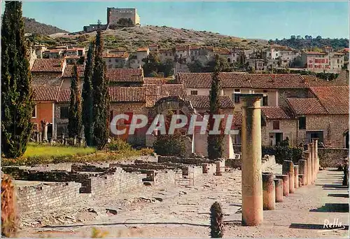 Cartes postales moderne Vaison la Romaine (Vaucluse) Restes d'une rue de la Ville Romaine Au fond l'Arche de la Basilica