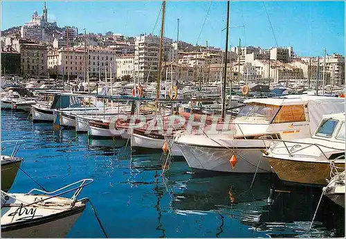Cartes postales moderne Marseille Quai de Rive Neuve et Notre Dame de la Garde Bateaux