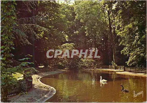 Cartes postales moderne Longjumeau le Parc de la Mairie Images de France