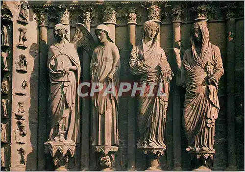 Cartes postales moderne Cathedrale de Reims (XIIIe Siecle) Facade Porche Central Groupe d'Annonciation et le Groupe de l