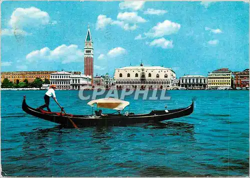 Cartes postales moderne Venezia Panorama avec Gondola Bateau